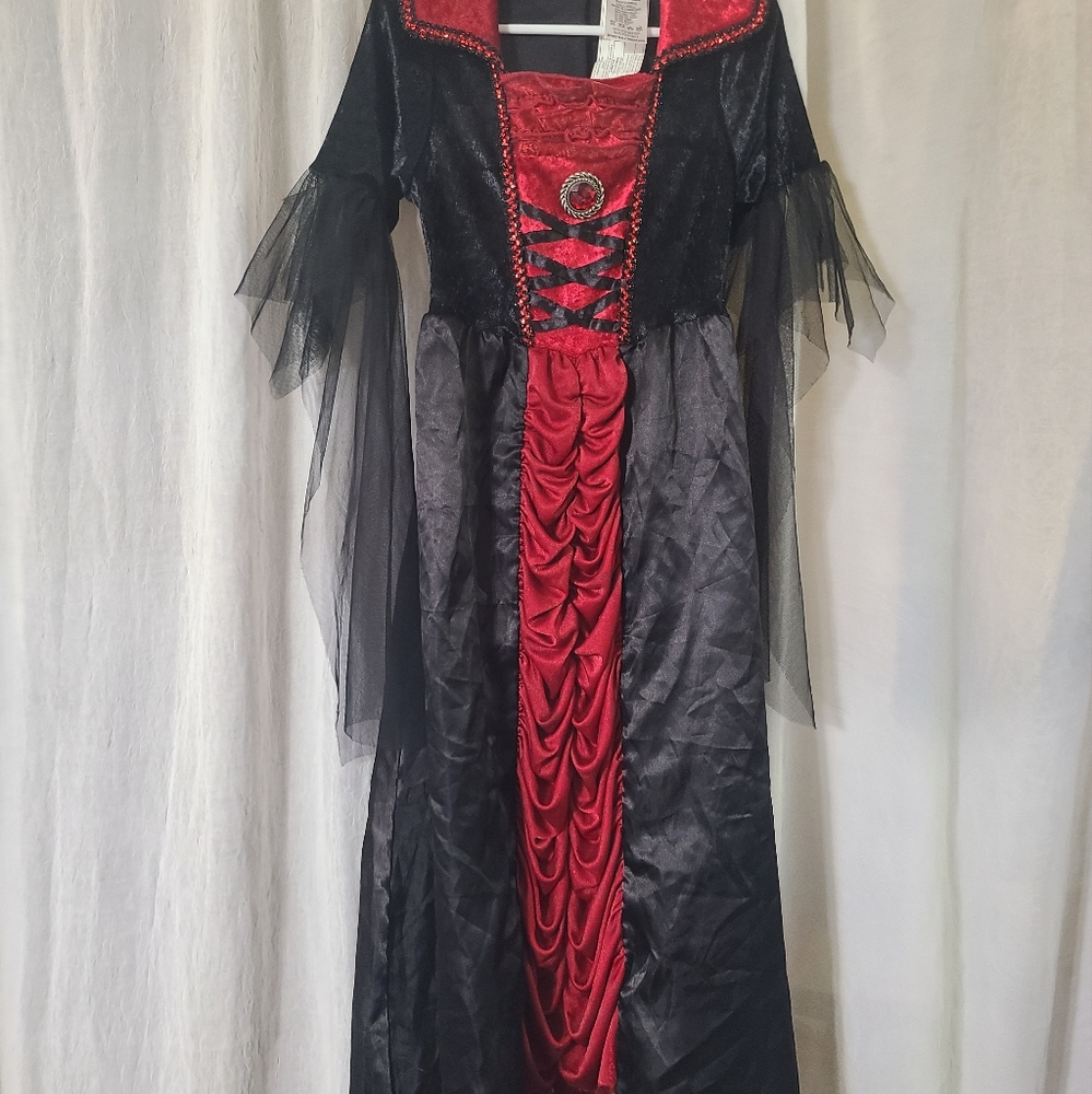 Spirit Halloween Red/Black Royal Vampire in Child Small